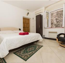 1 Bedroom Apartment in Trogir Old Town, Sleeps 2